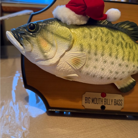 Big mouth Billy bass Singing Fish with Santa Hat - Picture 3 of 12